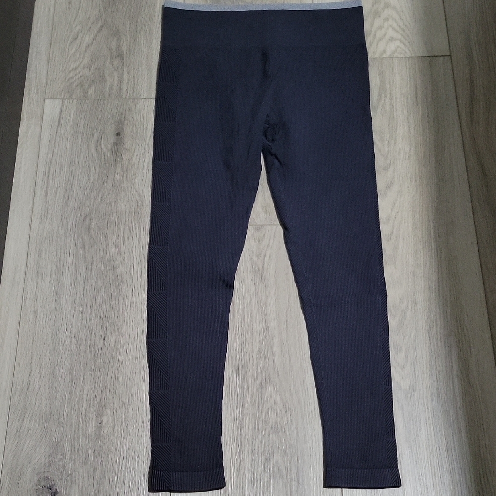 Vuori Shaping Ribbed Leggings Size M EUC